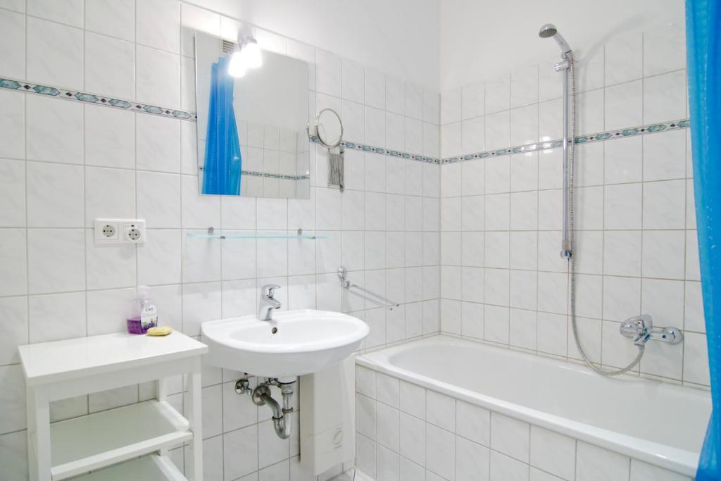 Apartmondo Ferienwohnungen Solingen photo