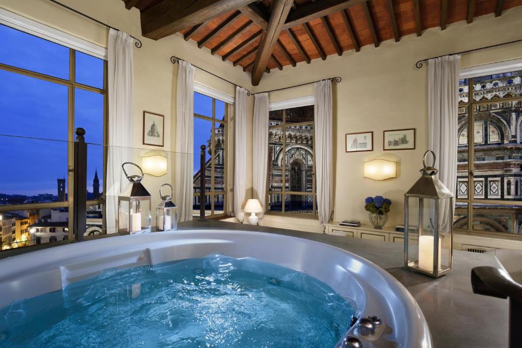 Hot tub, Palazzo Niccolini Al Duomo in Florence