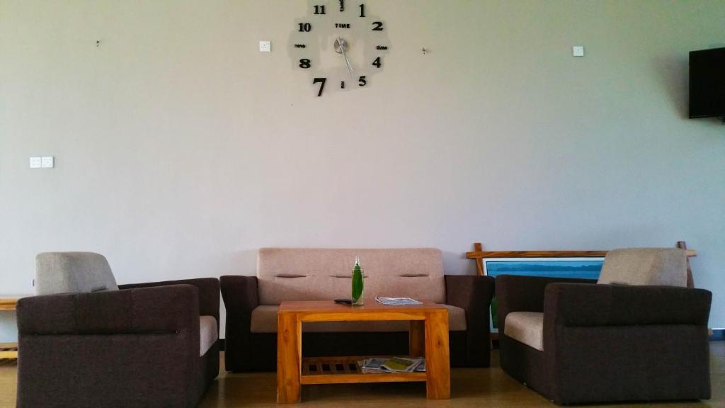Rivonway Hotel & Tours photo