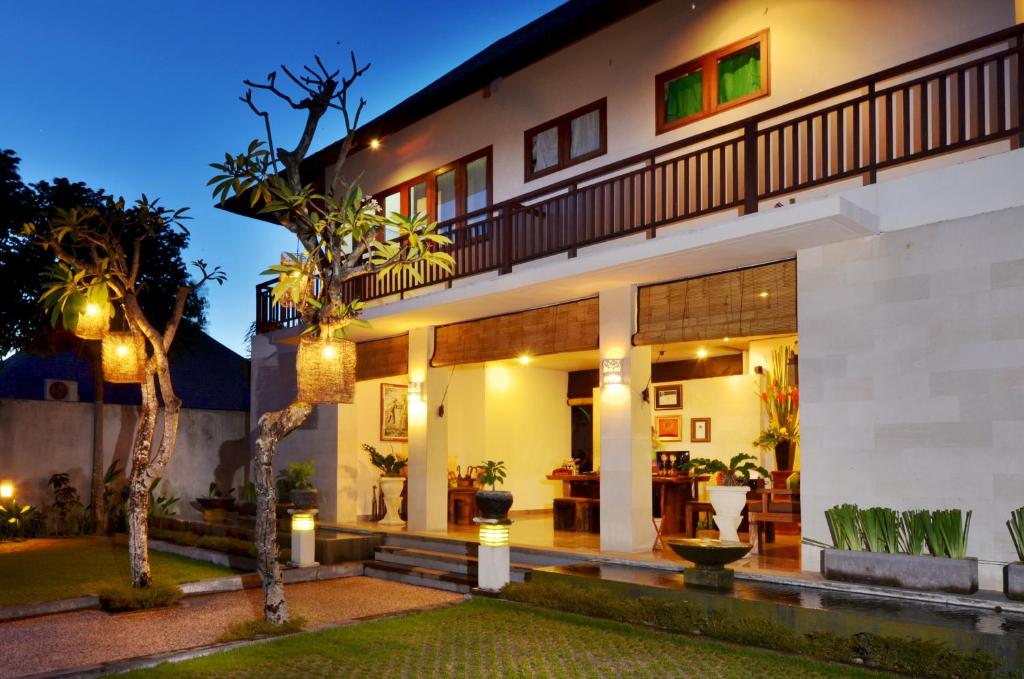 The Khayangan Dreams Villa Umalas