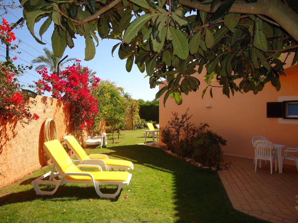 Canavial I & II Apartamentos — Hotel building in Lagos, Faro