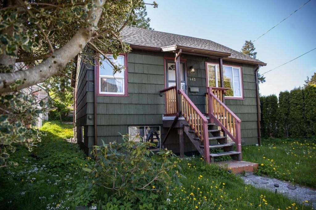 Huckleberry Cottage photo