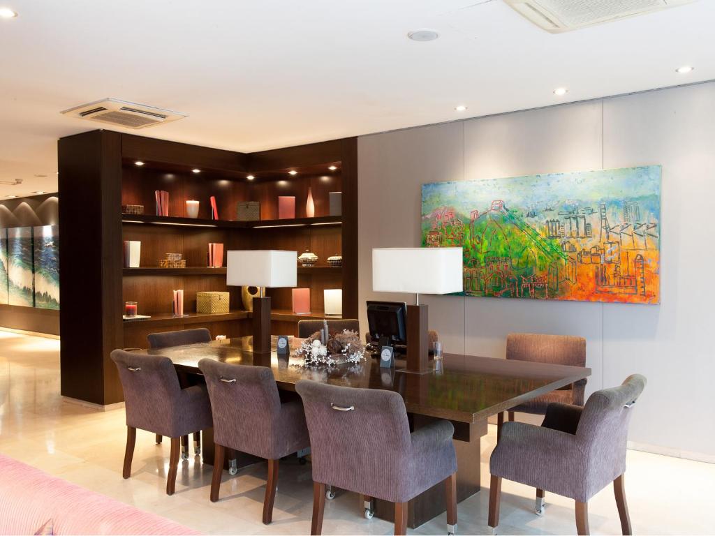 ホテル シウタット デ マルトレル (Hotel Ciutat de Martorell) 共用ラウンジ/TVエリア