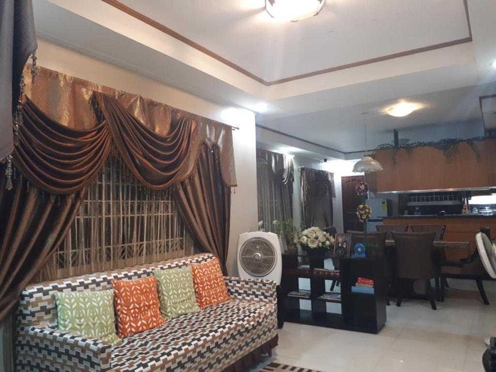 Modern House Staycation in Bacolod — Hotel in Bacolod (Negros Occidental)