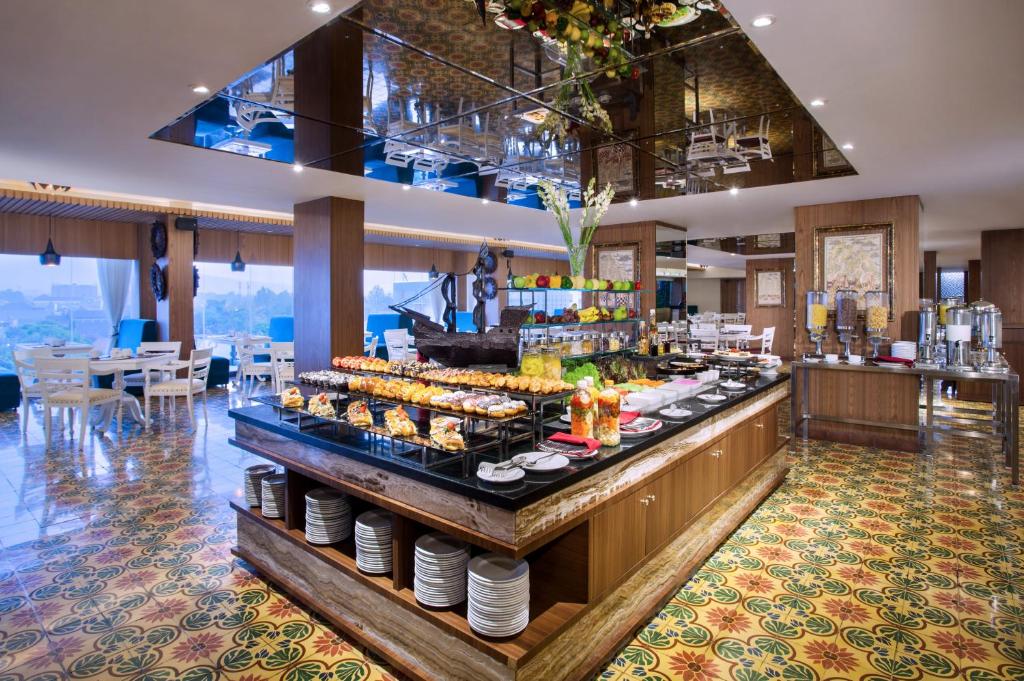 グランド メルキュール ジョグジャカルタ アジ スチプト (Grand Mercure Yogyakarta Adi Sucipto) レストラン