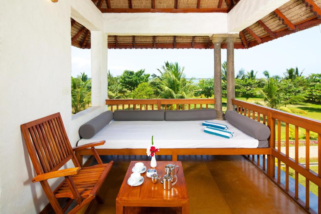 เลอ พอนดี้ - บีช แอนด์ เลค รีสอร์ต (Le Pondy - Beach and Lake Resort)