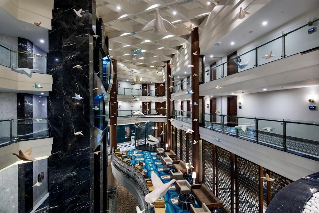 Nirvana Mediterranean Excellence フロント・ロビー