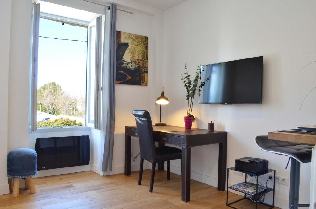 Studio Biarritz - rénové et moderne - au calme - centre ville - tout à pied - 2