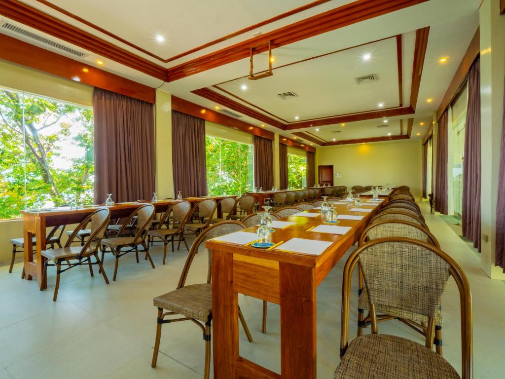 Banquet hall