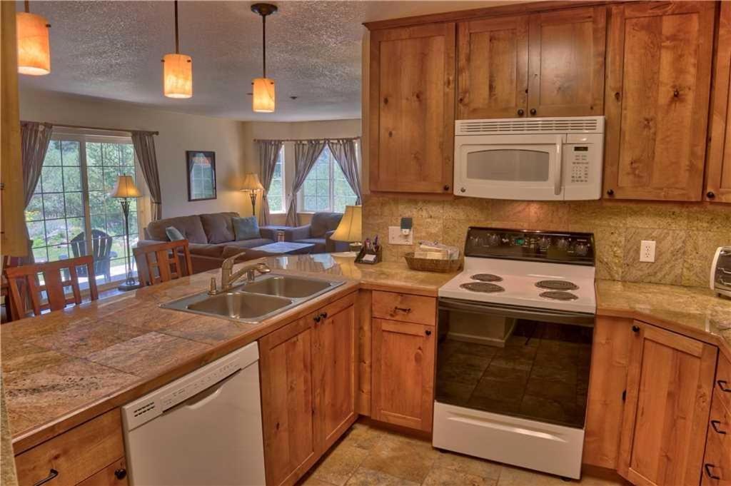 Villas at Swan's Nest #701 (Condo), Gold Hill