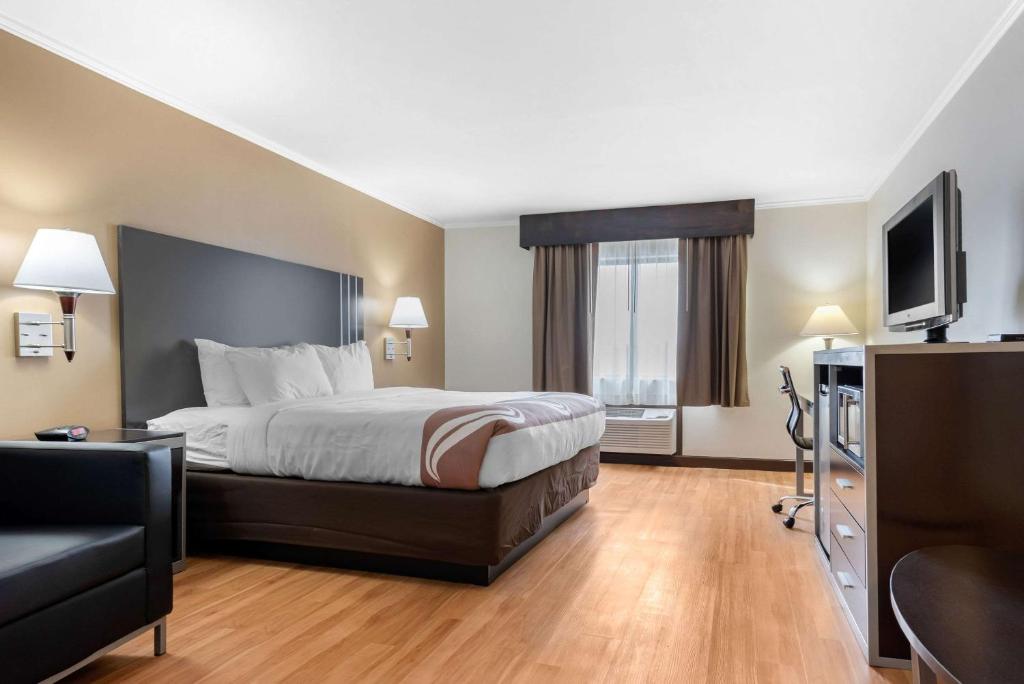 Quality Inn Photo 11