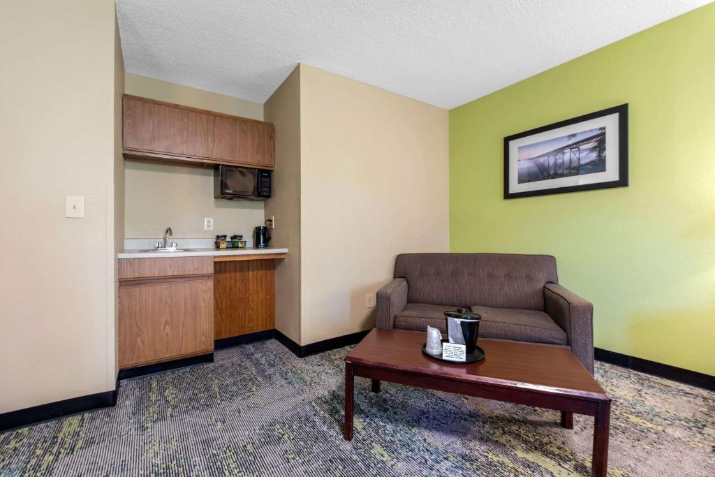 Quality Inn Morgantown Photo 21