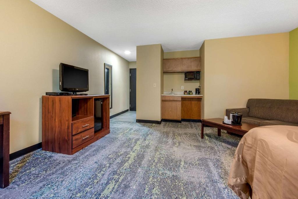 Quality Inn Morgantown Photo 25