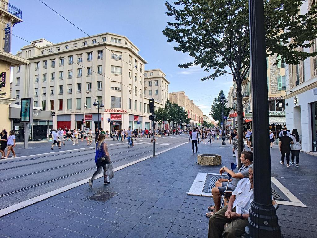 Nestor&Jeeves - DEBUSSY TERRASSE - Central - By shopping area - 3