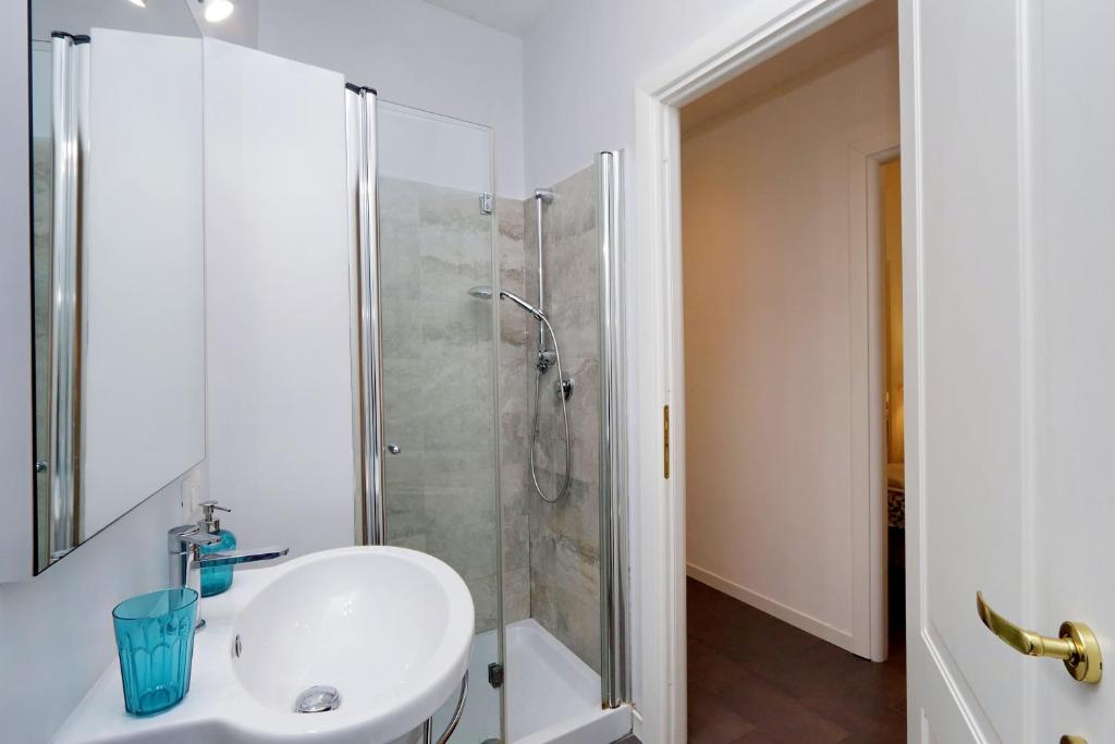 Monti charming apartment - Rome short let Service photo