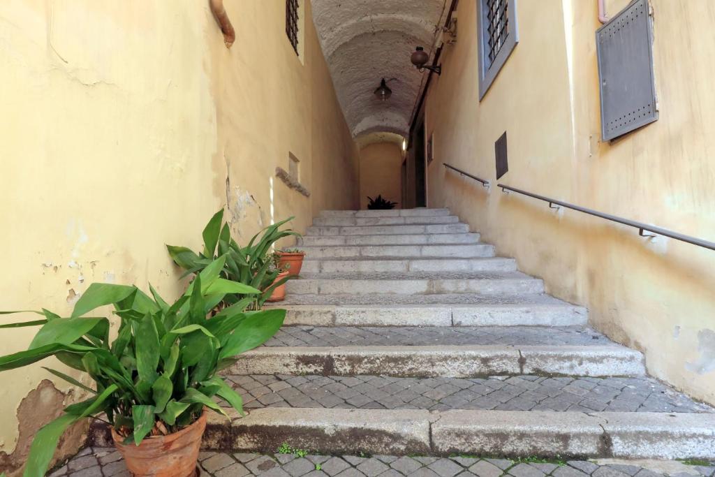 Monti charming apartment - Rome short let Service photo
