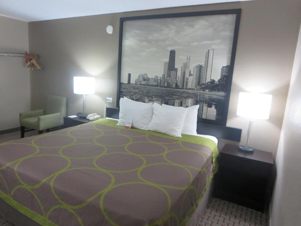 Super 8 By Wyndham Mundelein/Libertyville Area photo