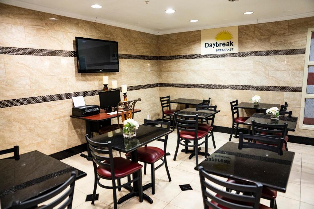 Days Inn by Wyndham Concord photo
