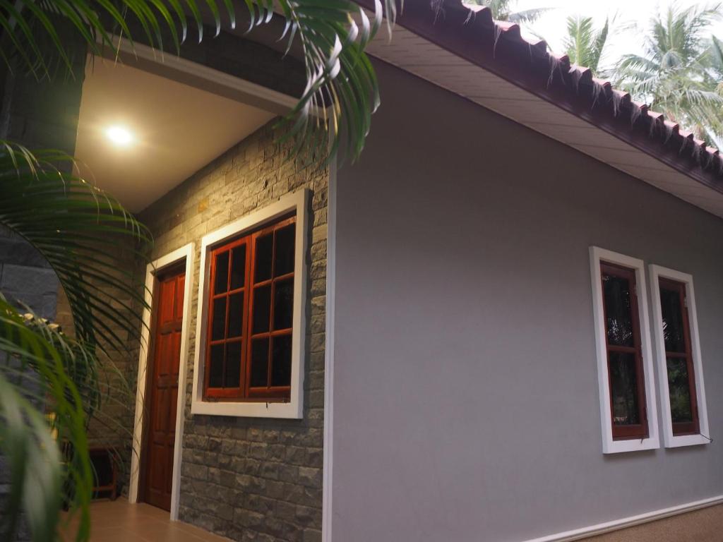 Coconut Bungalow photo