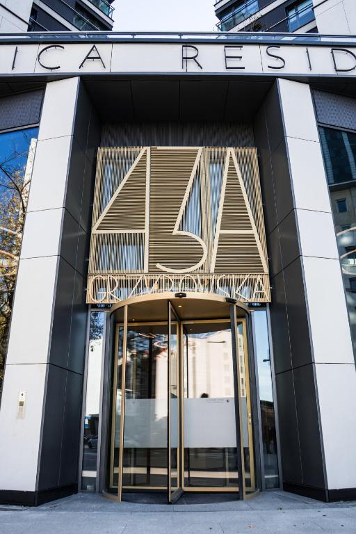 VipWarsawApartments Sapphire Mennica Residence 전경