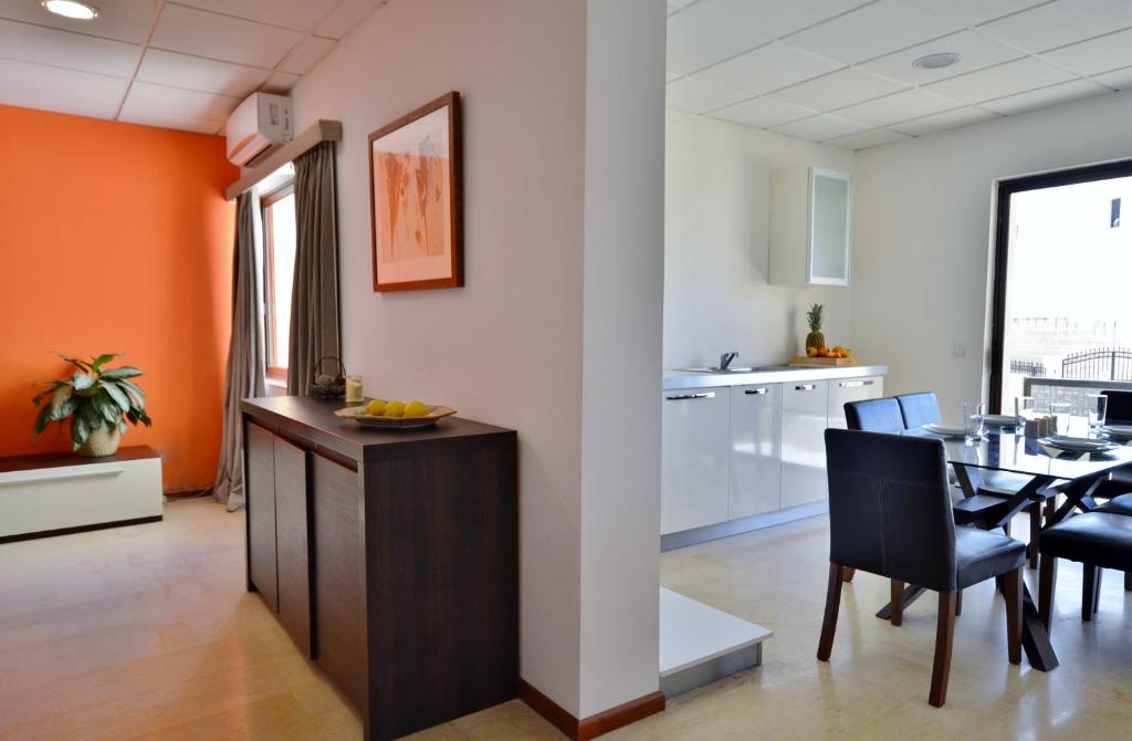 City Living Suite TK2 Rm 1 photo
