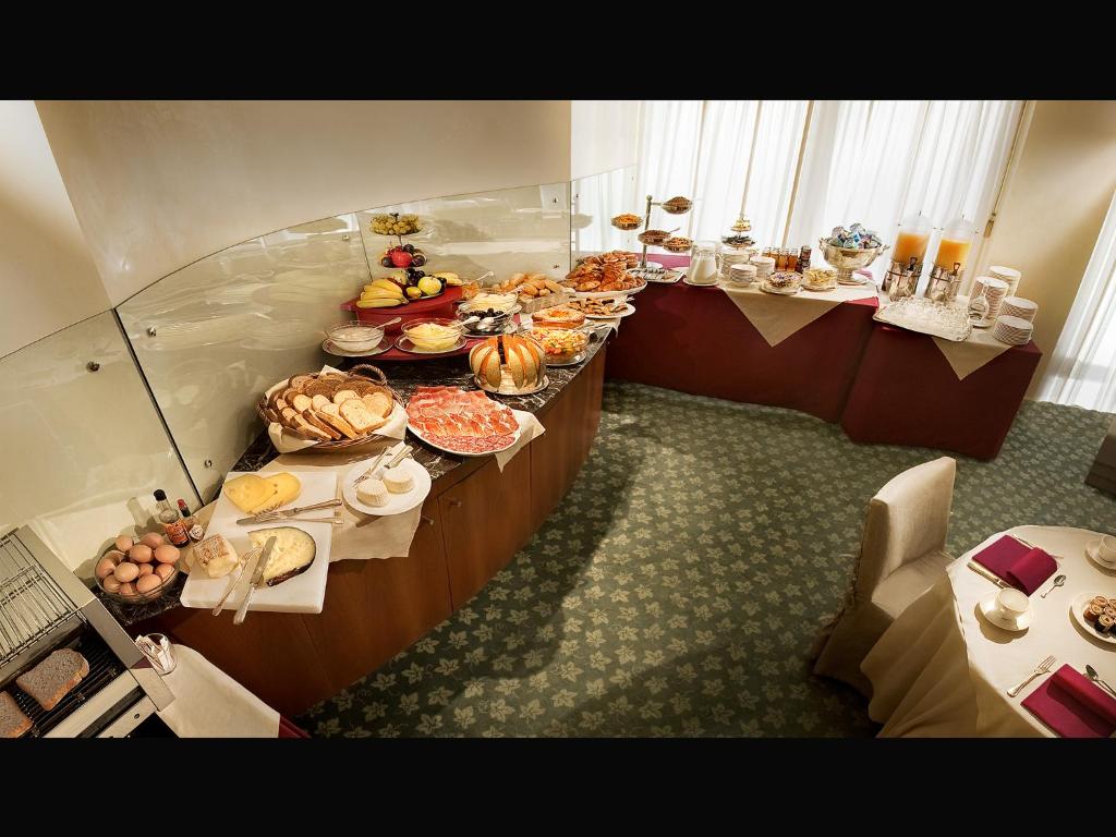 Dining Image