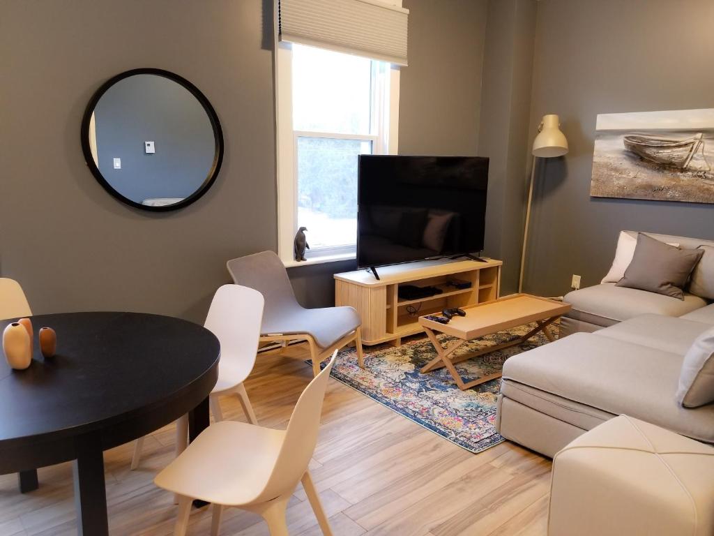 Charlotte Suites- Downtown photo