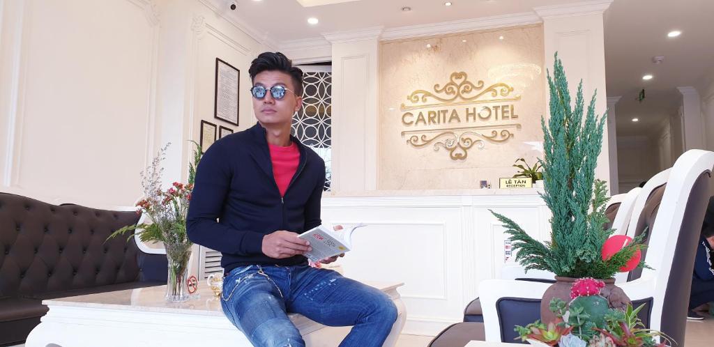 Khách sạn Carita