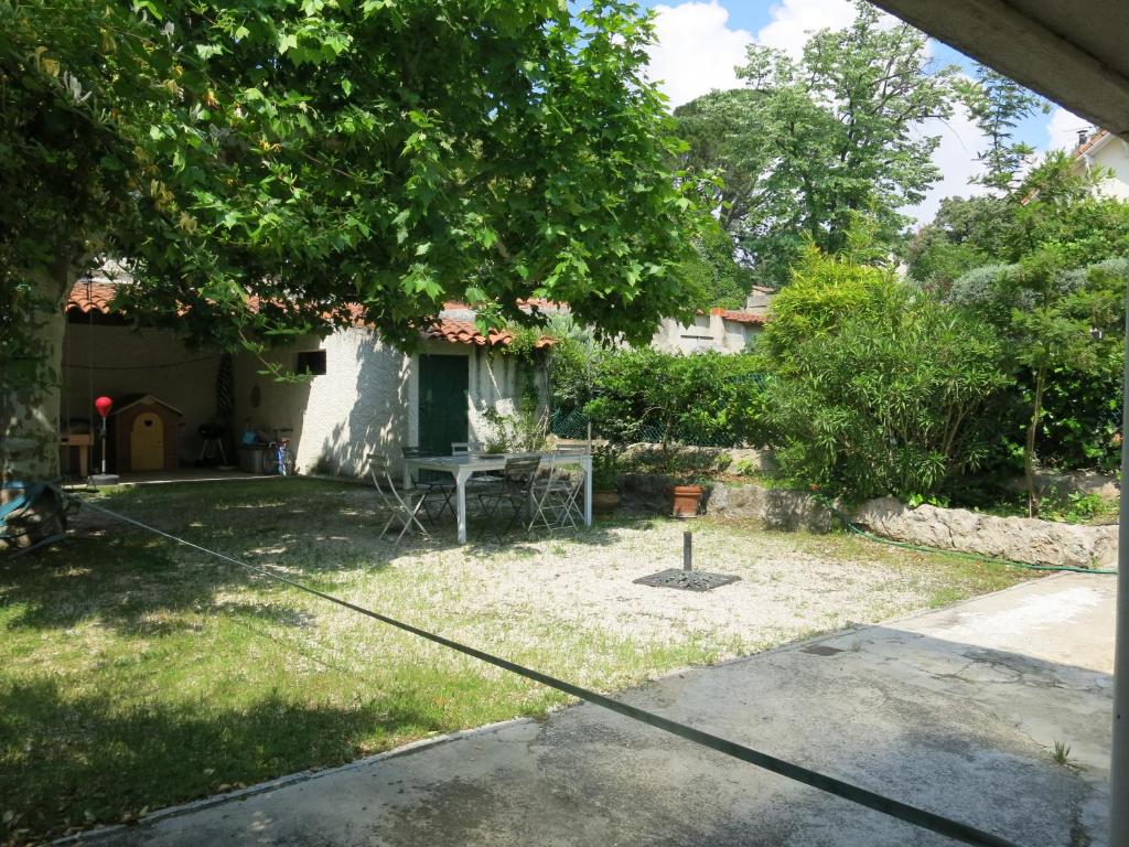 Maison avec jardin sur une colline - 2