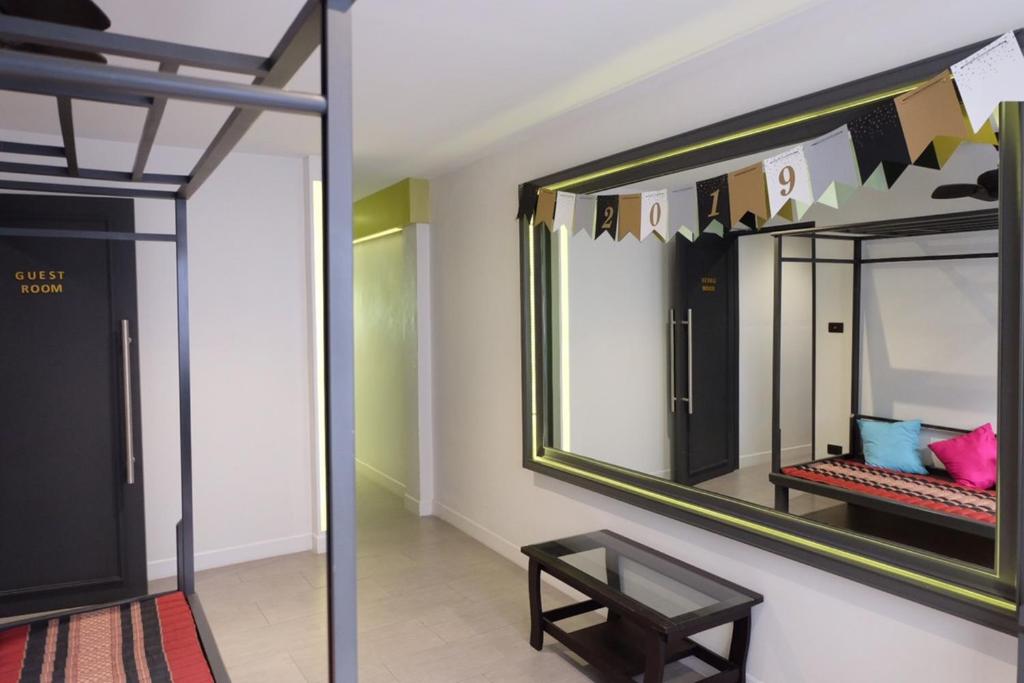 Shared lounge/TV area