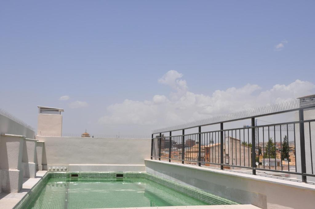 Central Deluxe Apartments by Apolo Homes photo