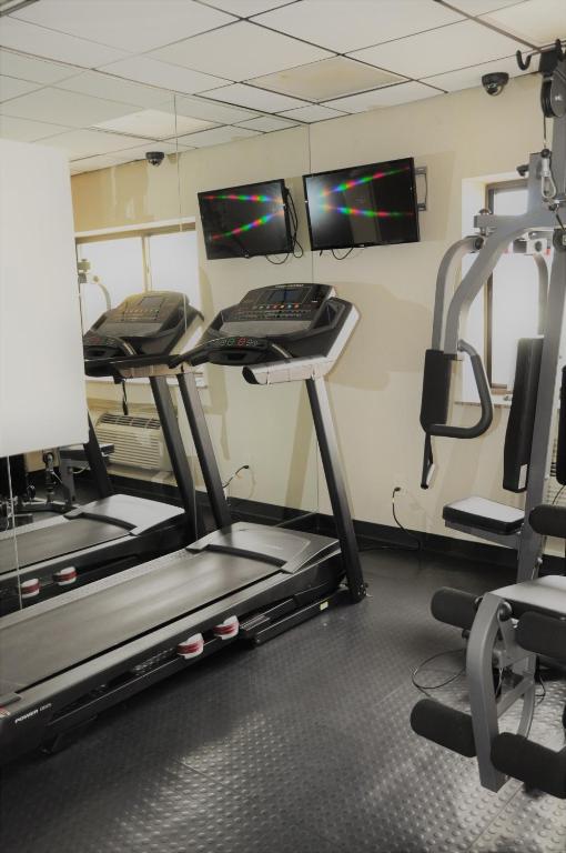 Ramada by Wyndham Staten Island photo