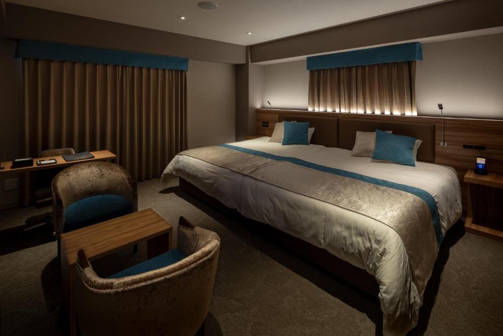 4. 와트 호텔& 스..