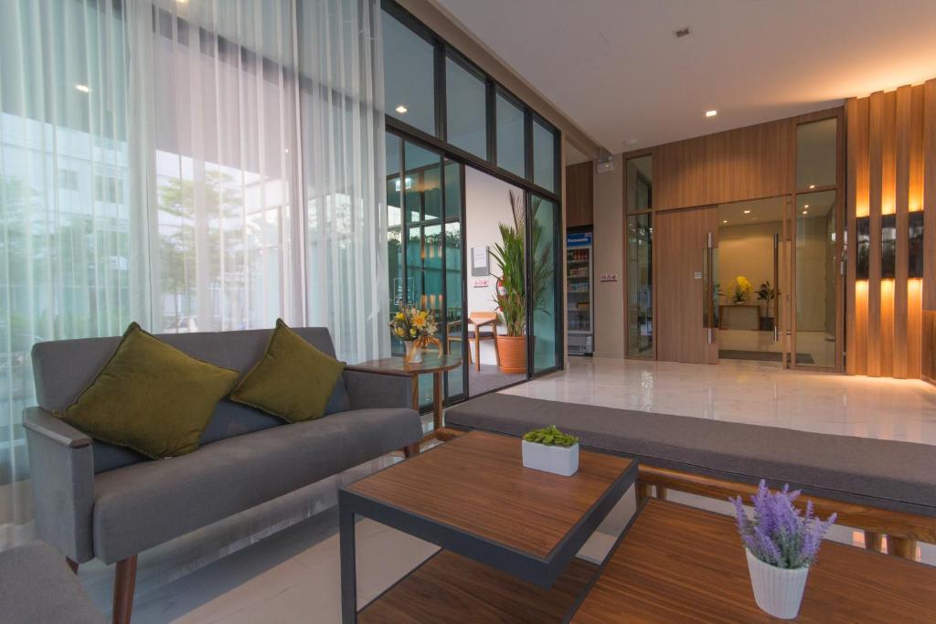 Lobby, Donchan Grand Hotel in Chiang Mai