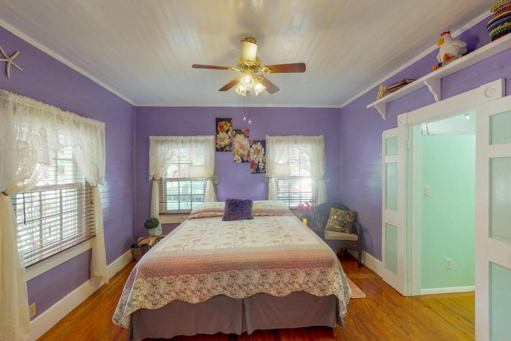 Gingerbread Main image 1