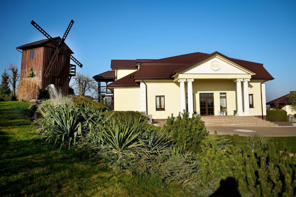 Pod Wiatrakiem ViaMichelin HOTEL Warta 98290