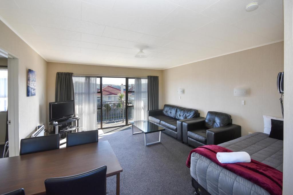 St Kilda Hotels with a Stove or Oven in Dunedin Book at