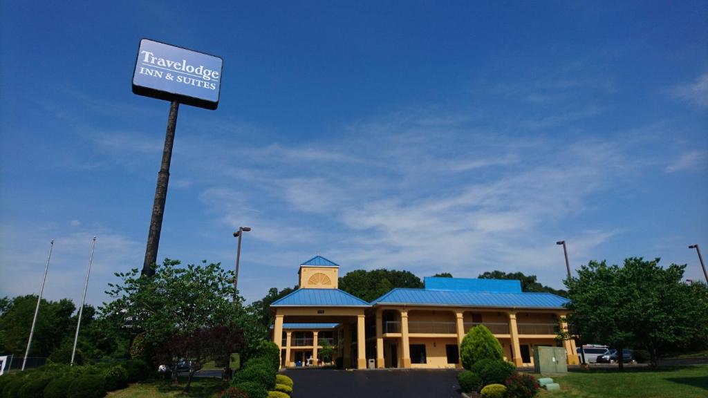 Entrance, Travelodge by Wyndham Knoxville East in Knoxville (TN)
