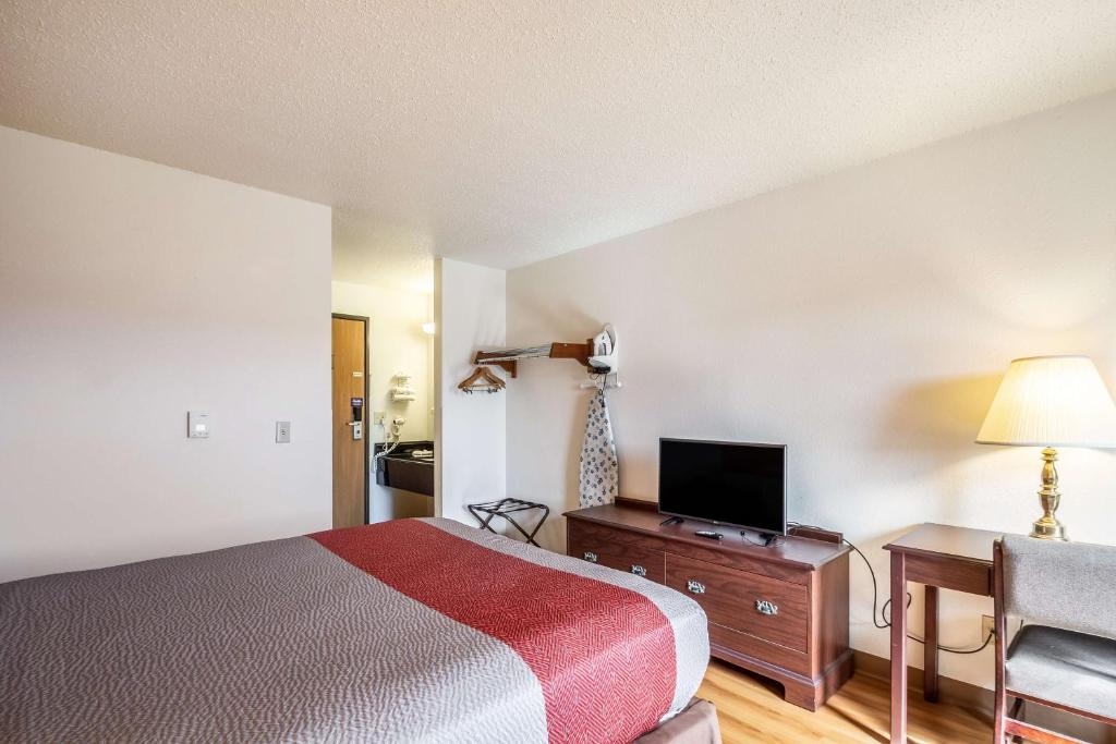 Motel 6-Saukville, WI photo