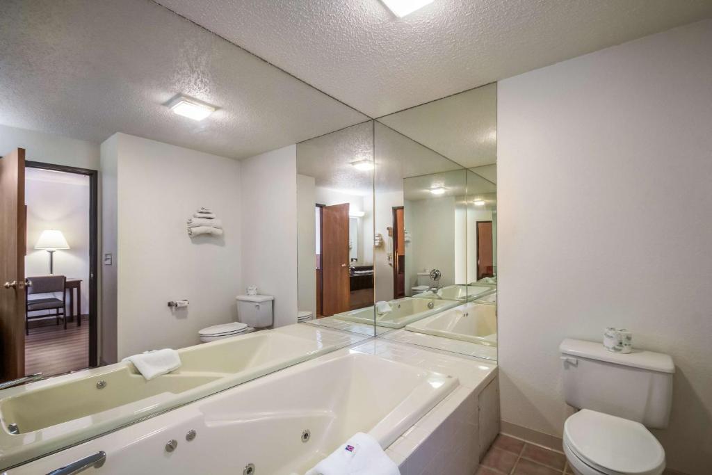 Motel 6-Saukville, WI photo