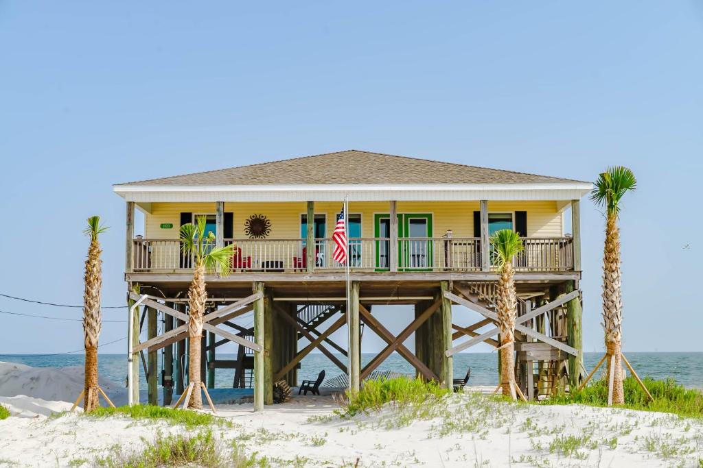 A Wave From It All — Hotel in Dauphin Island (AL)