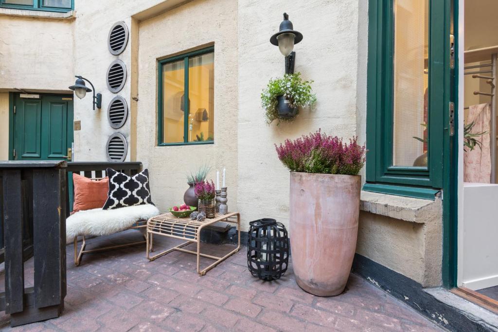 Nordic Host - City Center 2 Bed / 2 Bath - Skippergata - 3 minutes from station photo