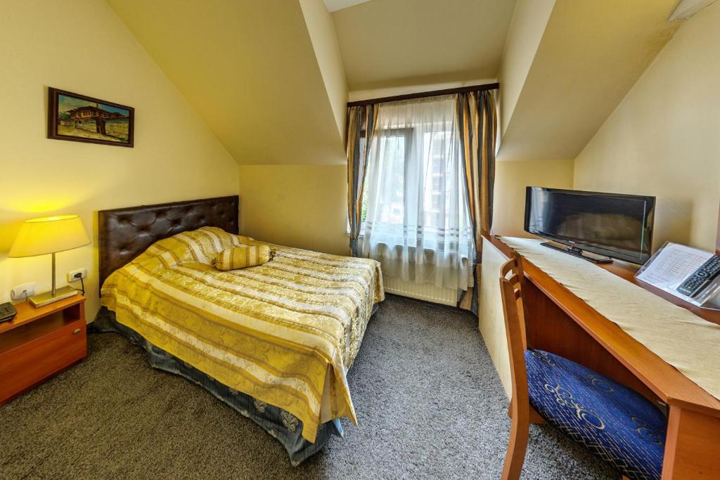 Hotel Cheap photo