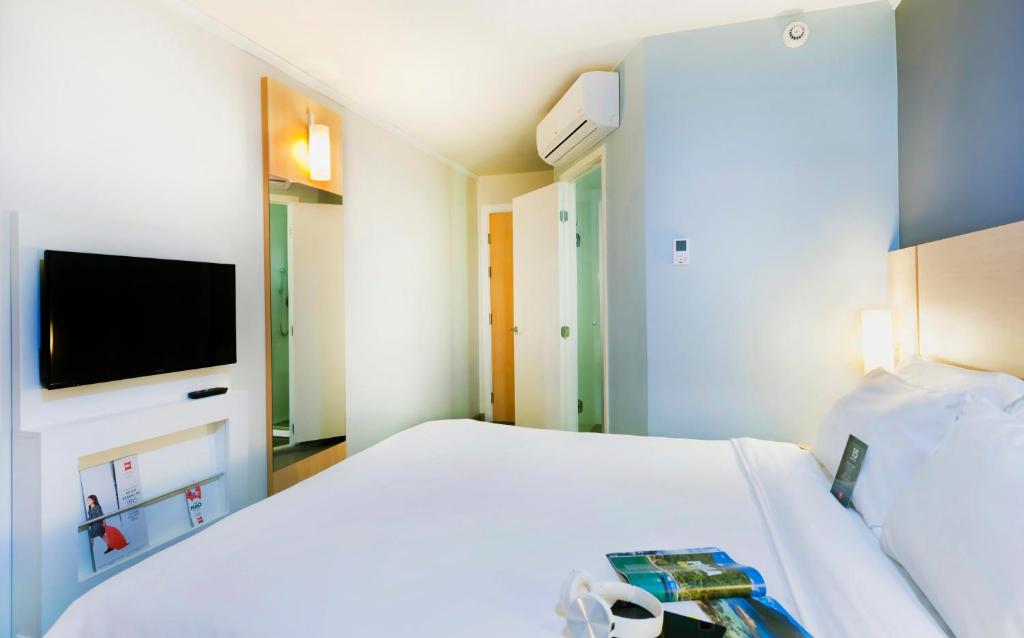 ibis Copacabana Posto 5 photo