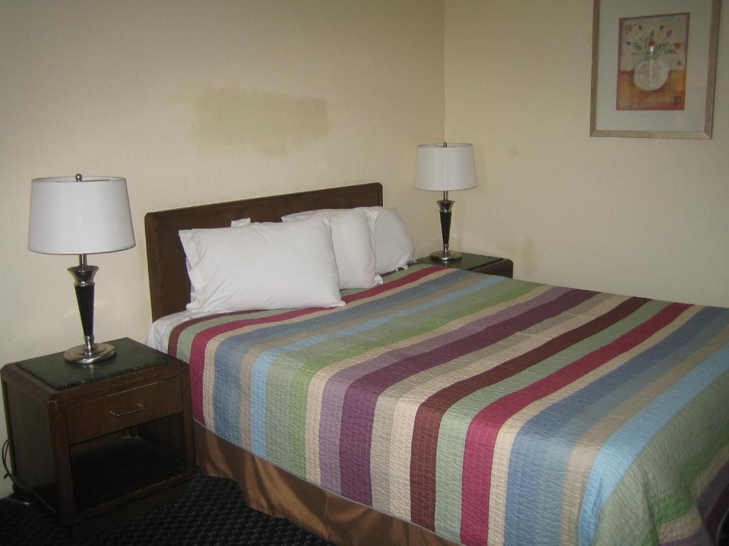 Knights Inn  Litchfield MN photo