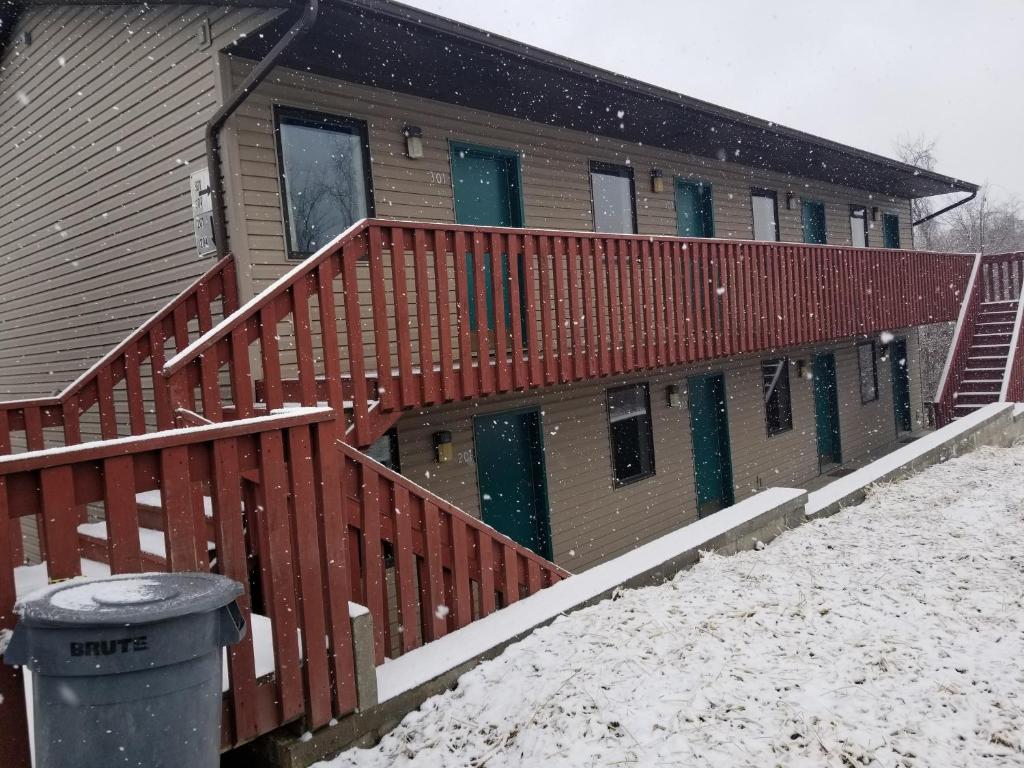 Perry-O Inn & Suites photo