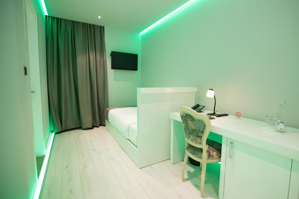 Metro Hotel Tirana photo