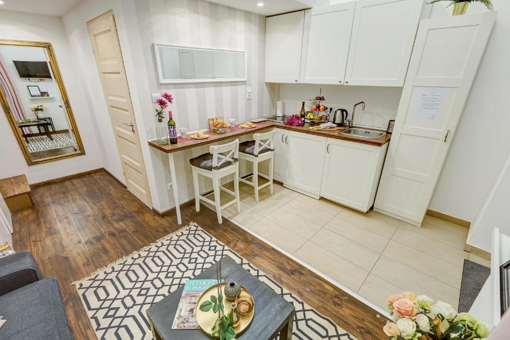 d.Five Lovely Apartment at Basilica photo