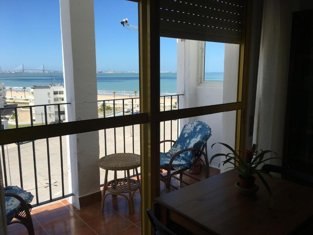 Apart frente playa Valdelagrana.Wifi y parking - 1