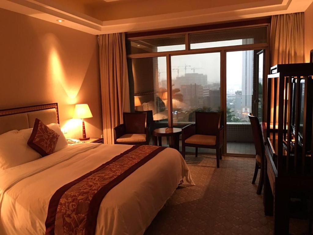 Hui Hua International Hotel Dongguan photo